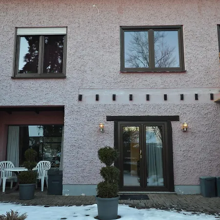 Near Castle Ruins * マンダーシャイト