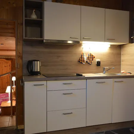 Near Castle Ruins マンダーシャイト