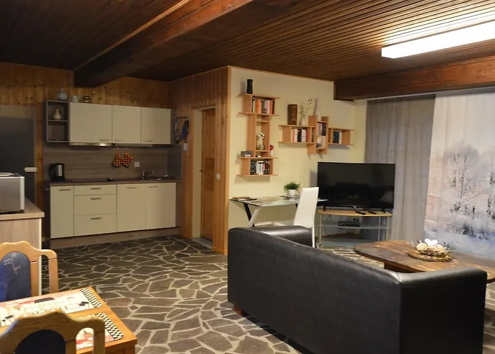 Near Castle Ruins Appartamento Manderscheid