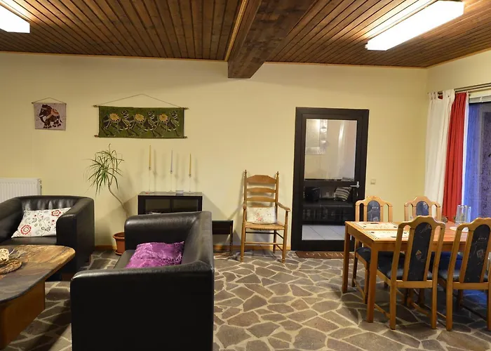 Near Castle Ruins アパート マンダーシャイト